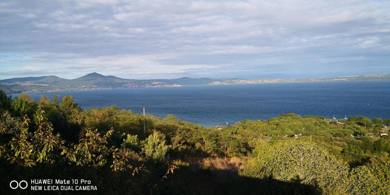 Villa Casa Paolina Nel Centro Di Bracciano Exterior foto